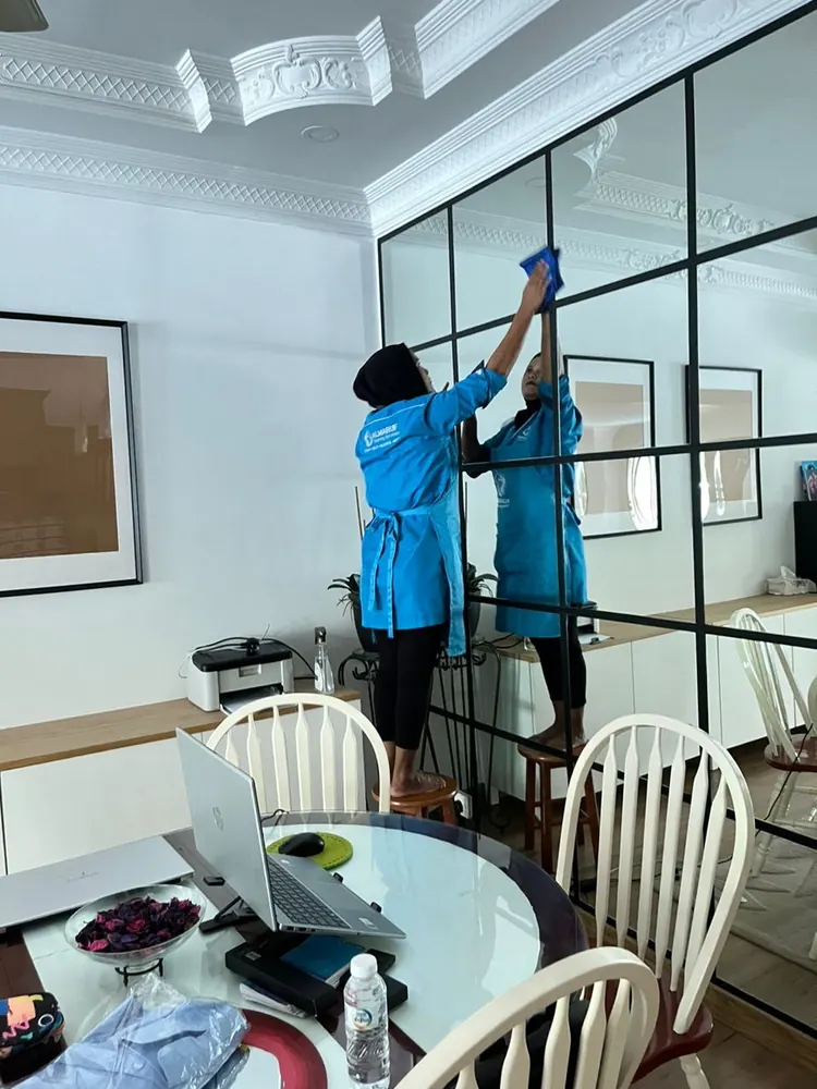 A glass partition, top to bottom